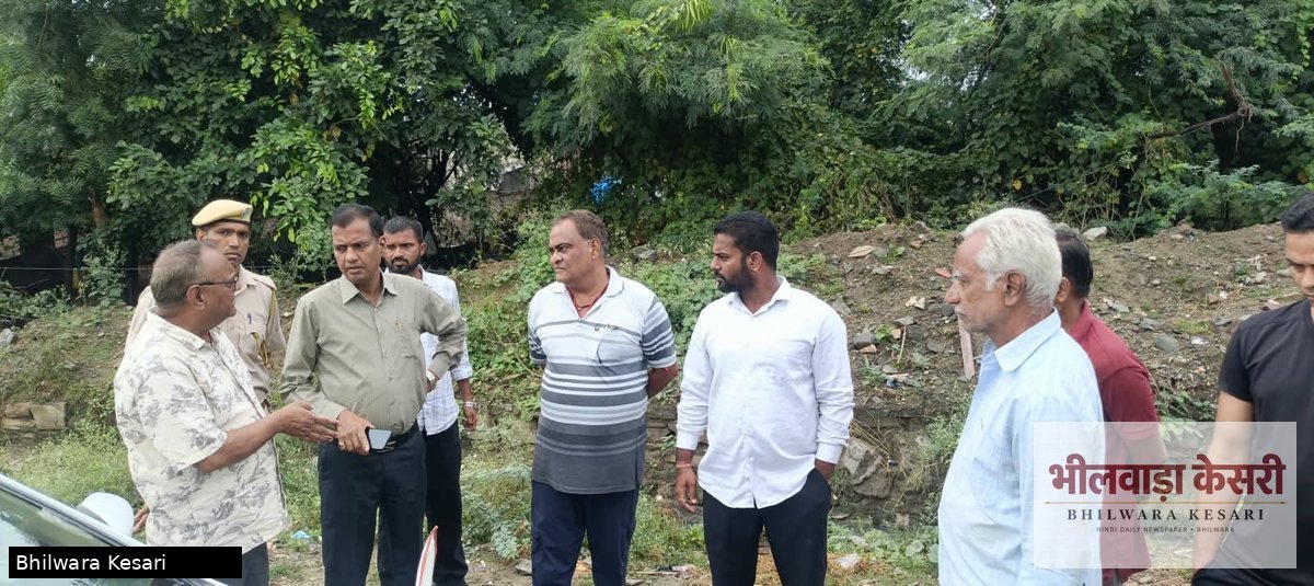 निगम आयुक्त का औचक निरीक्षण: सीवरेज-सड़क कार्यों में तेजी के निर्देश